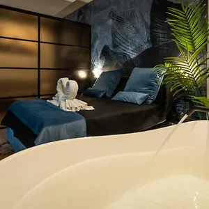 https://domus-vesuvio.hotels-amalfi.com